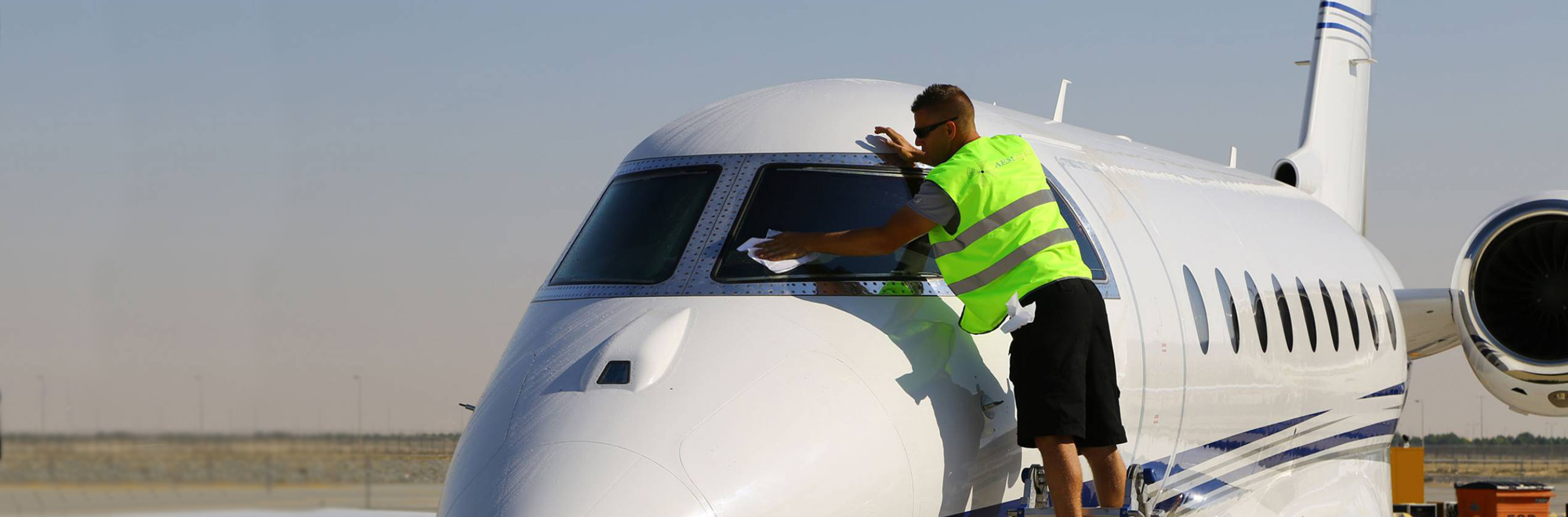 Aircraft Window Polishing
